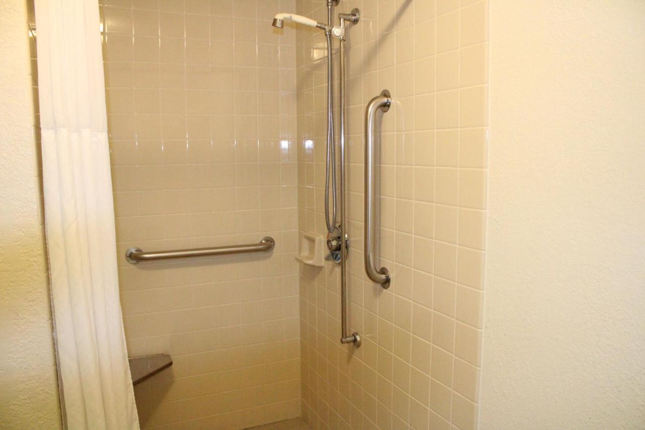 Sheboygan Falls The Oasis Hotel & Bar מראה חיצוני תמונה