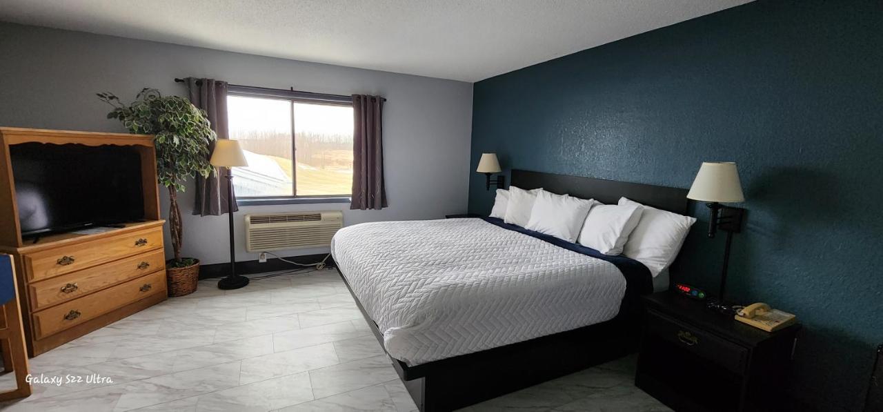Sheboygan Falls The Oasis Hotel & Bar מראה חיצוני תמונה